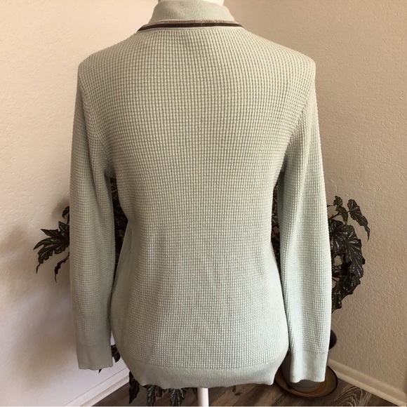 EUC Chico’s Zenergy thermal top - Picture 2 of 4